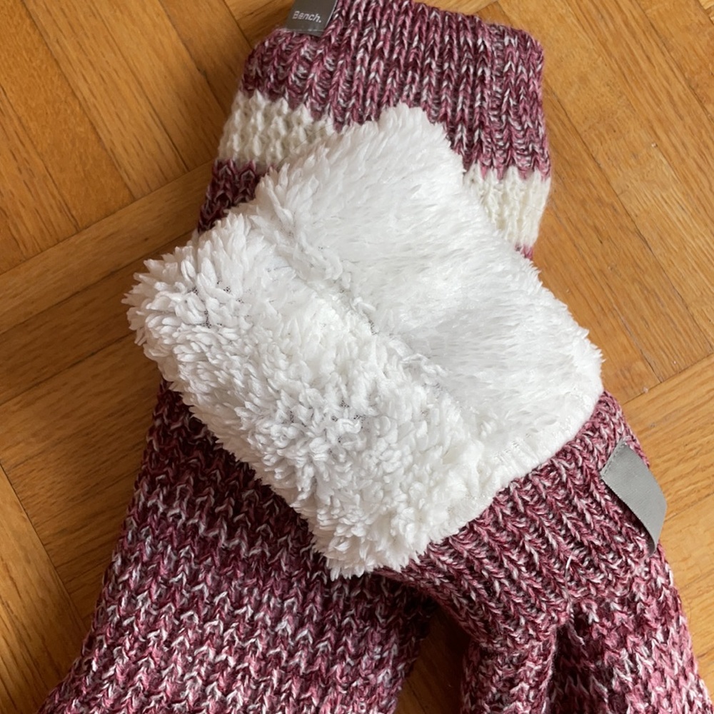 Bench Slipper Socks - Picture 5 of 5